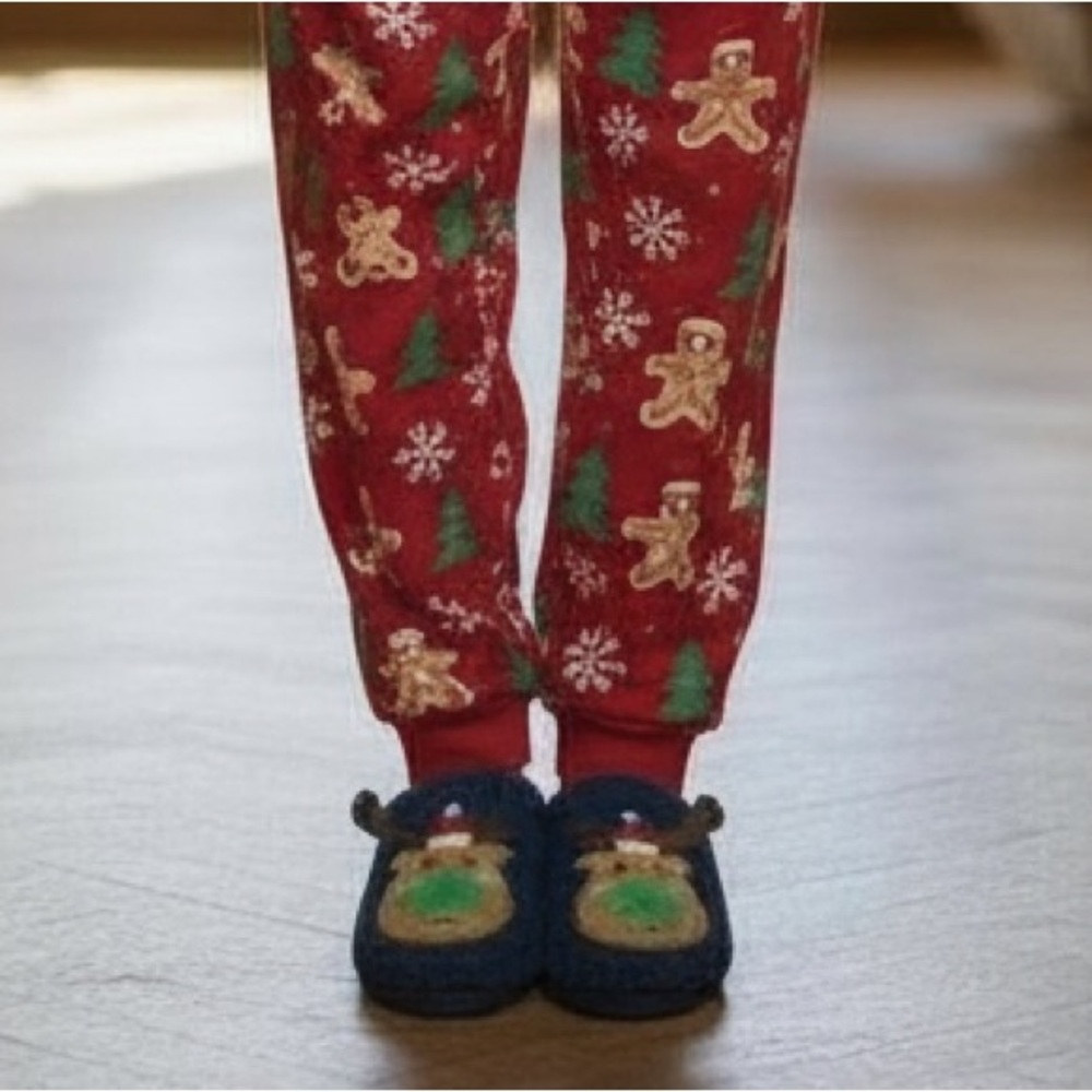 NWT Family Pajamas‎ Kids Reindeer Slippers Soft Cozy Holiday Christmas Matching